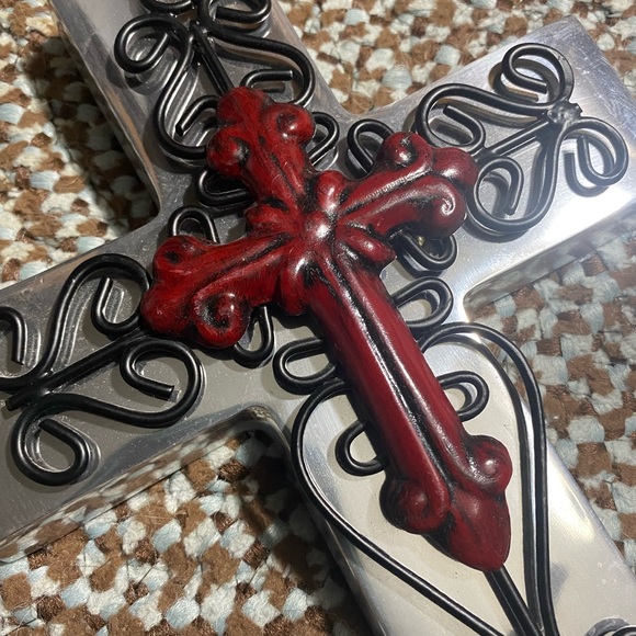 🆕Beautiful Heavy Silver Metal Scroll And Red Center Cross, OS - Picture 5 of 8